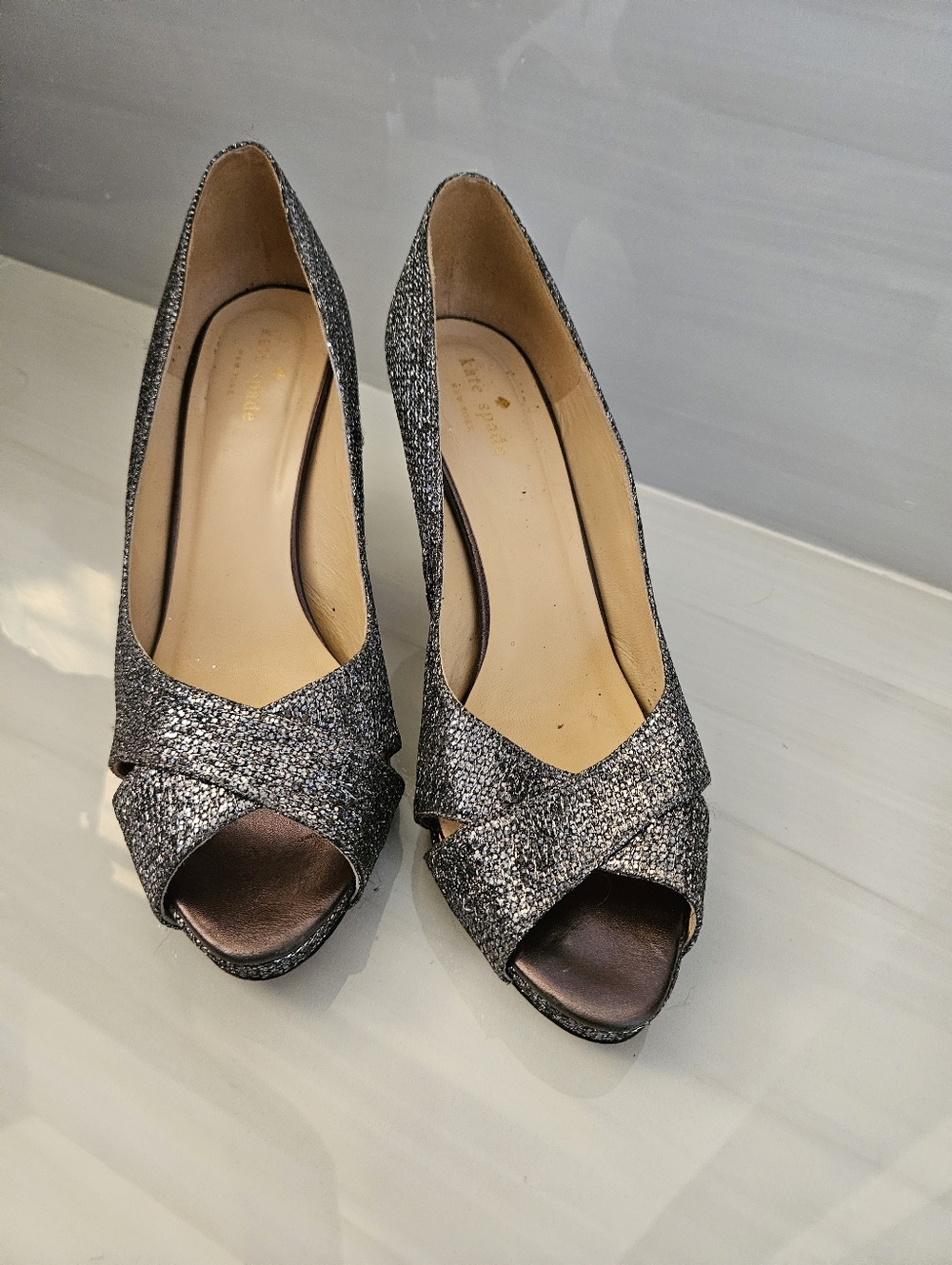 Kate Spade Silver Sparkle Glitter Peep Toe Heels Size 9 - Picture 3 of 9